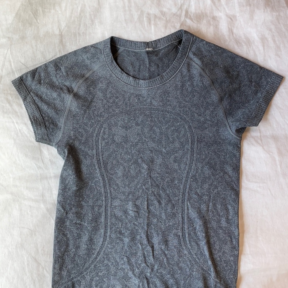 Lululemon Tech Short Sleeve shirt